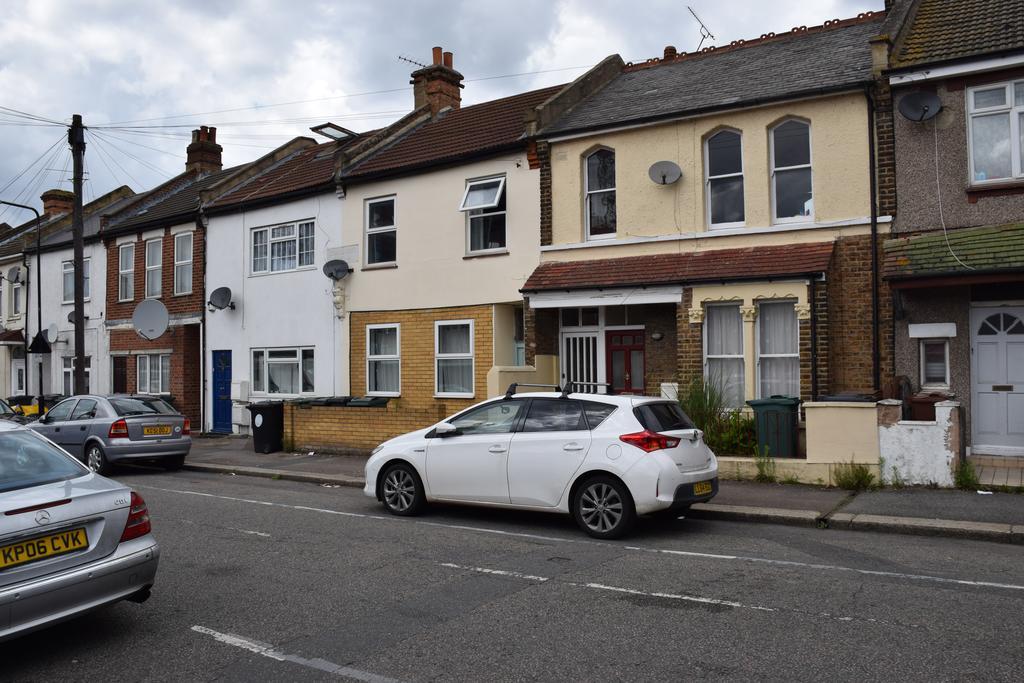 Two Bedroom Flat St Andrews Road Londres Exterior foto
